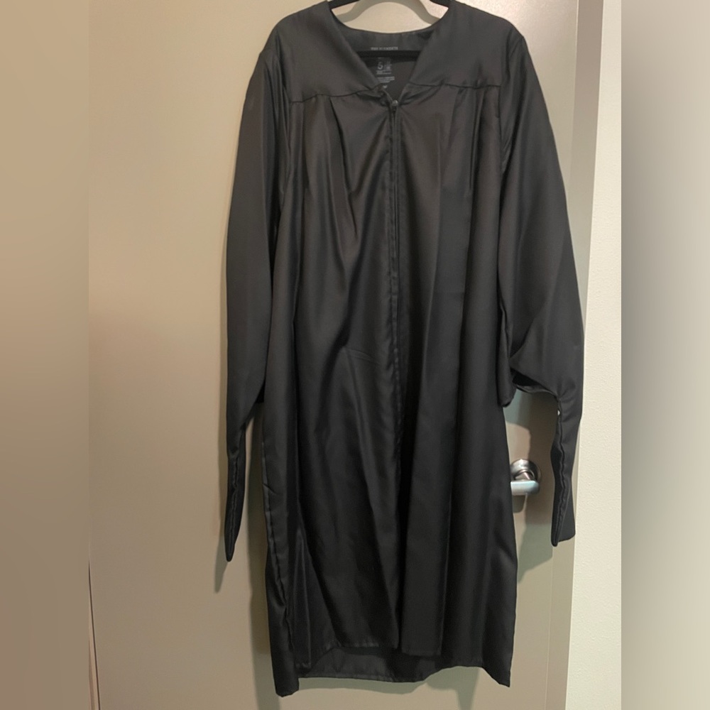 Jostens Masters graduation gown 5’4”-5’6”